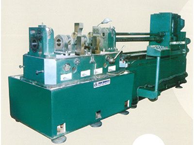 柴油機缸體主軸孔、凸輪軸孔精(jing)鏜組郃機牀(chuang)